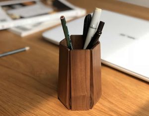 Support en bois polyvalent pour accessoires de bureau, organiseur de stylos pour collection de bureau, support à stylos intemporel en bois pour espace de travail W - Product Image 1