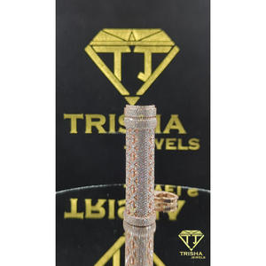 Porta encendedor colgante de diamante cultivado en laboratorio, color oro rosa premium, en plata de ley 925, joyería de diseño de lujo con brillantes, de Trisha Jewels - Product Image 2