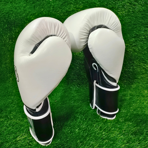 Gants de boxe professionnels en cuir respirants pour l'entraînement et le combat, équipement de frappe pour sac de boxe - Product Image 1