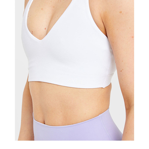 Soutien-gorge de sport respirant en dentelle à maintien élevé pour femmes, avec logo personnalisé, blanc, grande taille, bretelles réglables à l'avant et au dos, décolleté en V - Product Image 5