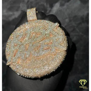 Collar con Colgante Personalizado de Lujo con Diamante Moissanite VVS y Acabado de Diseño - Product Image 3
