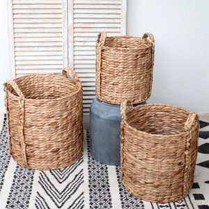 Panier en jacinthe d'eau tissé à la main de haute qualité poignée de couvercle de Style de luxe conteneurs de stockage enroulés durables pour l'organisation de la maison - Product Image 1