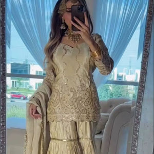 Conjunto de Top y Pantalón de Fiesta para Mujer de Secado Rápido, Diseño Moderno de Ramdev Trading, con Dupatta de Seda Chinon Pesada y Bordado Intenso para Todos - Product Image 1