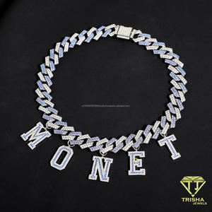 Collar con Colgante de Letra Personalizada MONET con Diamante Cultivado en Laboratorio, con Detalles Brillantes en Azul y Blanco, Personalizado Premium - Product Image 3