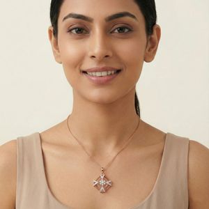 Colgante de Oro Rosa con Diamante Natural de 0.24 Quilates, Corte Brillante Redondo, Claridad VS SI, Diseño Elegante y Lujoso - Product Image 1