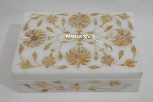 Coffrets cadeaux de bijoux incrustés de forme rectangulaire de petite taille en marbre blanc pur uniques et antiques utilisés pour le festival de Diwali et du Ramadan - Product Image 6