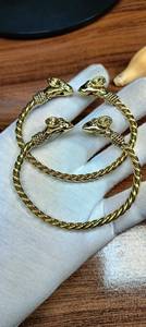 Brazalete rígido unisex chapado en oro con circonitas, diseño vikingo de latón, estilo gitano, tribal, fusion, joyería de moda. - Product Image 6