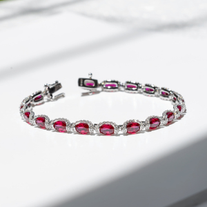 Bracelet en or blanc glamour avec pierres précieuses ovales rouge rubis et accents de diamants halo, ensemble de bijoux de mariage de luxe pour femme, coffret cadeau - Product Image 1