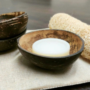 Vente en gros de demi-coquilles de noix de coco pour la préparation de desserts glacés, la fabrication de bougies, bols biodégradables et écologiques, Vietnam - Product Image 6