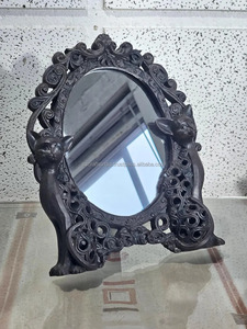 Miroir mural classique Offre Spéciale en résine morden, parfait pour les accents de maison ou les couloirs et les salles de bain, disponible à prix d'exportation depuis l'Inde - Product Image 4