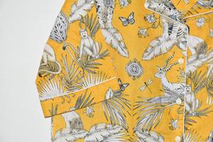 Ensemble de pyjama en coton artisanal imprimé jungle jaune ocre, imprimé floqué artisanal, élégant, en pur coton, pour l'été - Product Image 3