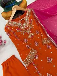 Realza la Belleza de tu Armario con el Conjunto de Salwar Kameez de Georgette y Conjunto de Fiesta con Estampado en Relieve de Zain Exports - Secado Rápido para Todas las Estaciones - Product Image 6