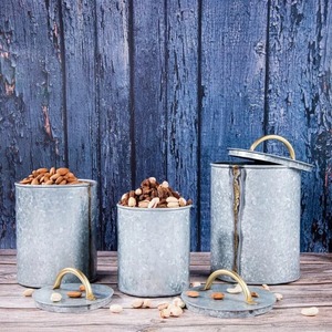 Contenants de stockage alimentaire en métal cylindriques avec couvercles, hermétiques, pour la conservation de la fraîcheur, design industriel, pour utilisation en garde-manger - Product Image 1