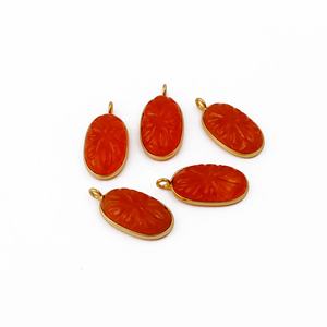 Colgante tallado de flor de cornalina natural, conjunto de bisel chapado en oro, joyería de moda única con colgantes y dijes - Product Image 3