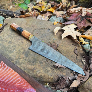 Couteau de Chef de Cuisine en Acier Damas Fait Main, Lame à Motif Durable, Étui en Cuir Écologique, Haute Qualité, Ergonomique pour Droitier - Product Image 1