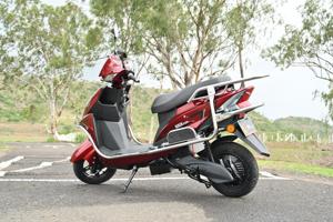 Scooter Eléctrico Avanzado NK Ninja Plus, Velocidad Máxima de 50 KM/H, Autonomía de 60-90 KM, Frenado Regenerativo y Pantalla LED - Product Image 3