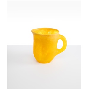 Carafe décorative en résine faite à la main pour une décoration intérieure haut de gamme, un style de cuisine contemporain et une présentation sur table. - Product Image 1
