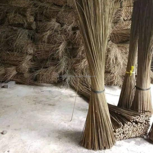 Bâtons de balai en coco KMI Vietnam – Séchés au soleil, durables et longueur : 90-160 cm - Product Image 1
