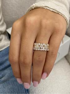 Anillo de Eternidad con Diamantes en Corte Pera y Redondo en Oro Amarillo Sólido, Anillo de Boda Ancho de Inspiración Vintage, Elegante y Sofisticado - Product Image 2