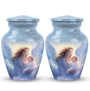 Celebre el amor que nunca se desvanece con la urna conmemorativa Forever in My Heart, de tamaño práctico y fabricada en metal de primera calidad. - Product Image 3