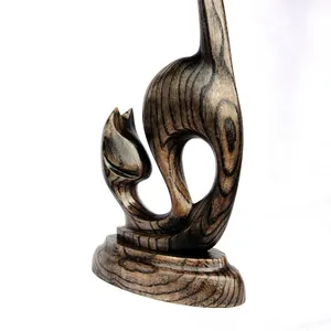 Escultura decorativa de gato sentado en madera, diseño curvo y liso, pieza decorativa de estilo contemporáneo para hogares modernos. - Product Image 5