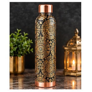 Botella de Agua Moderna de Cobre, Portátil, para Viajes, con Detalles en Cobre y Diseño Tropical - Product Image 6