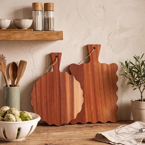 Lot de 2 planches à découper en bois d'ébène festonnées avec poignée, planches à découper en bois d'ébène à bords ondulés, planches de service pour le pain, vente en gros - Product Image 2