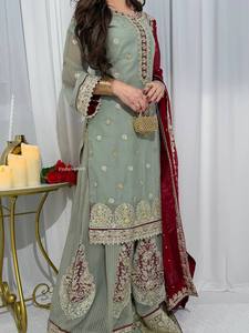 Ensemble de robe de mariée indienne pakistanaise élégante en georgette brodée, tenue traditionnelle pour femmes, longueur au sol, toutes saisons, coupe classique - Product Image 3