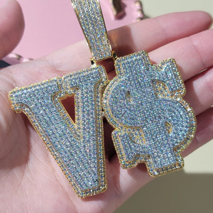 Collier personnalisé avec pendentif en moissanite style Hip Hop 'The World Is Yours' et chaîne cubaine entièrement pavée de pierres, RB Gems PEN3STR, Fabriqué en Inde - Product Image 1