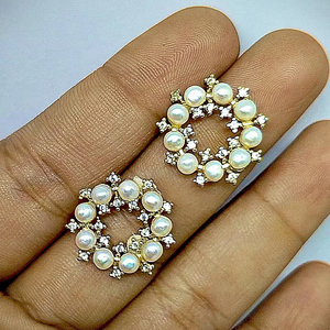 Boucles d'oreilles clous de luxe en perles circulaires pour femmes, plaquées or, style halo, élégantes, bijoux de mariée, vente en gros - Product Image 1