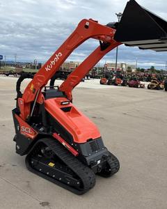 Minicargadora Kubota SCL 1000 de Calidad Premium, Aprobada por EPA y CE, con Cilindro Hidráulico Eaton, Motor, Bomba, Caja de Cambios, Engranajes y PLC - Product Image 1