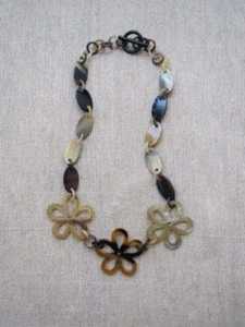 Collier en corne de buffle écologique et durable, pendentif en corne de vache naturelle, sans produits chimiques, fait main, style moderne rustique, bijou de mariage - Product Image 4