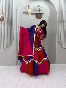 Conjunto de Lehenga Tradicional Indio-Pakistaní para Mujer, de Seda Romana, Largo hasta el Suelo, Corte Holgado, Multicolor, con Borde Dorado, Muestra de 7 Días - Product Image 5