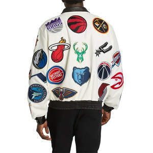 Servicio OEM al por mayor: Chaqueta universitaria de lana personalizada para hombre con cuello alto, mangas de cuero y bordado de piel de vaca curtida. - Product Image 2