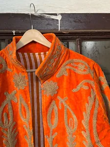 Elegante Chaqueta de Terciopelo Naranja con Bordado Suzani y Estampado Floral, Estilo Boho, Manga Larga, Cuello Alto, Ropa de Abrigo de Invierno para Mujer - Product Image 4