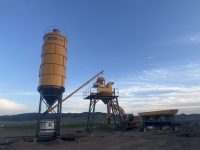 Pabrik Batching Beton Stasioner HZS35 35m³/jam Peralatan Pencampur Beton Siap Pakai Kompak untuk Proyek Konstruksi Kecil