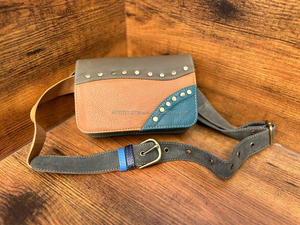 Riñonera de cuero reciclado Real hecha a mano occidental con cinturón ajustable Riñonera de festival de estilo Vintage único Riñonera DE CADERA - Product Image 2