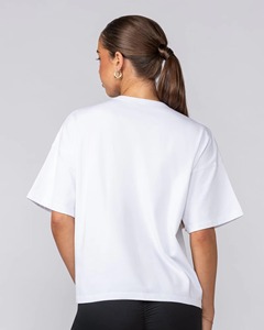 เสื้อยืดผู้หญิงทรงสวย ใส่สบาย แขนสั้น ผ้าฝ้ายแท้ 100% ระบายอากาศได้ดี แห้งเร็ว เป็นมิตรกับสิ่งแวดล้อม สวมใส่สบายทุกวัน - Product Image 5