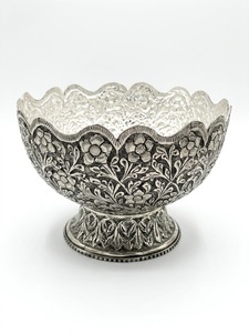 Fine carving Vintage Floral Royal <b>Bowl</b> - Product Image 1