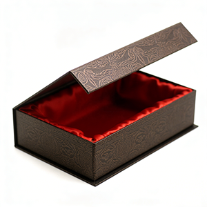 Boîte cadeau magnétique personnalisée avec logo, en carton rigide noir, forme livre, finition mate, gaufrage, doublure satinée, revêtement UV, recyclable - Product Image 1