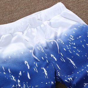 Ensemble 2 pièces pour hommes : Hauts et shorts de sport d'été, T-shirt imprimé à col rond et short en tissu – Vente en gros - Product Image 6