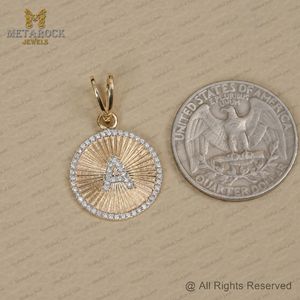 Colgante redondo con inicial A hecho a mano en oro amarillo macizo de 14k con diamantes pavé, joyería fina hecha a mano al por mayor. - Product Image 6