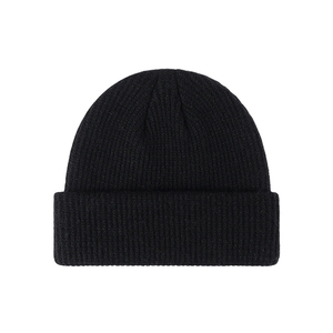 Gorro de Punto Acrílico 100% Personalizable con Frase Divertida, Borde Plegable, Mensaje Jocoso para Viajes, Escapadas a la Nieve, Momentos Acogedores junto al Chimenea - Product Image 5