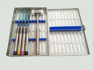 ชุดสิ่วแยกกระดูกฟันสแตนเลสคุณภาพดีที่สุด 4 ชิ้น พร้อมค้อนสำหรับขยายฟัน ใช้ในศัลยกรรมช่องปาก - Product Image 2