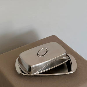 Mantequillera contemporánea de acero inoxidable para decoración de cocina moderna con diseño minimalista y funcional - Product Image 1