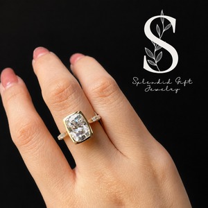 Bague de fiançailles en moissanite taille coussin, sertie clos, en or, bague de mariée, bague solitaire, cadeau pour elle, bague pour femme. - Product Image 1