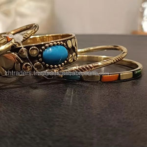 Bracelet ajustable pour femmes tendance, bijoux à porter, élégance urbaine, bracelet en laiton artisanal - Product Image 1