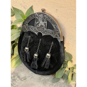 Sporran de Piel de Zorro Negro Escocés con 3 Borlas, Diseño de León Rampante, Estilo Antiguo, Unisex, para Kilt Celta y Atuendo de las Tierras Altas - Product Image 2