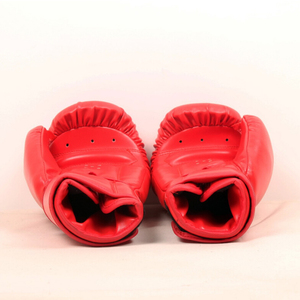 Gants de boxe professionnels personnalisés 10oz/12oz/14oz en cuir PU antidérapant pour l'entraînement en salle de sport - Product Image 5