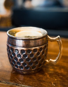 Taza de Cobre Sólido para Beber Café, Diseño Metálico Hecho a Mano para Agua, Jugo, Té y Bebidas Diarias - Product Image 5
